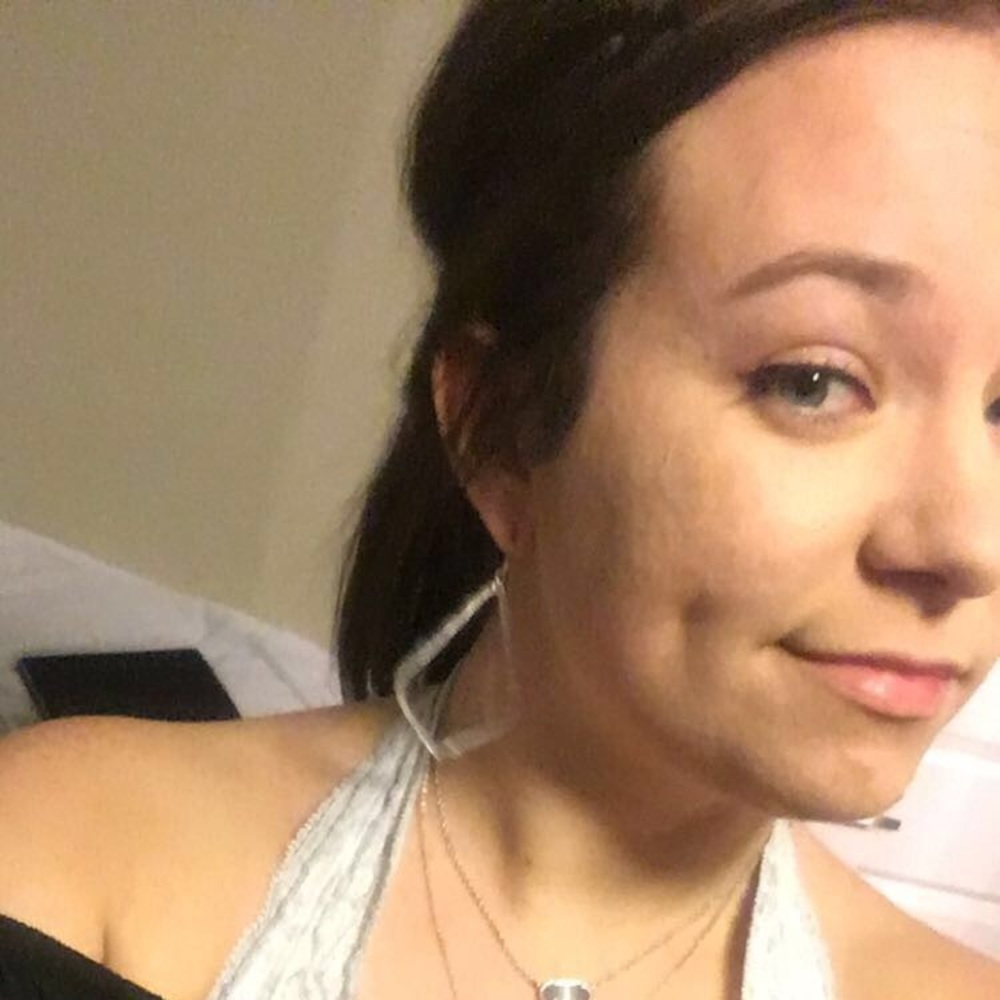 Meet your Posher, Hayley